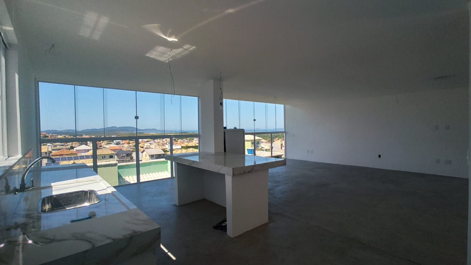 Casa à venda com 3 quartos, 220.00m² - Guriri,Cabo Frio