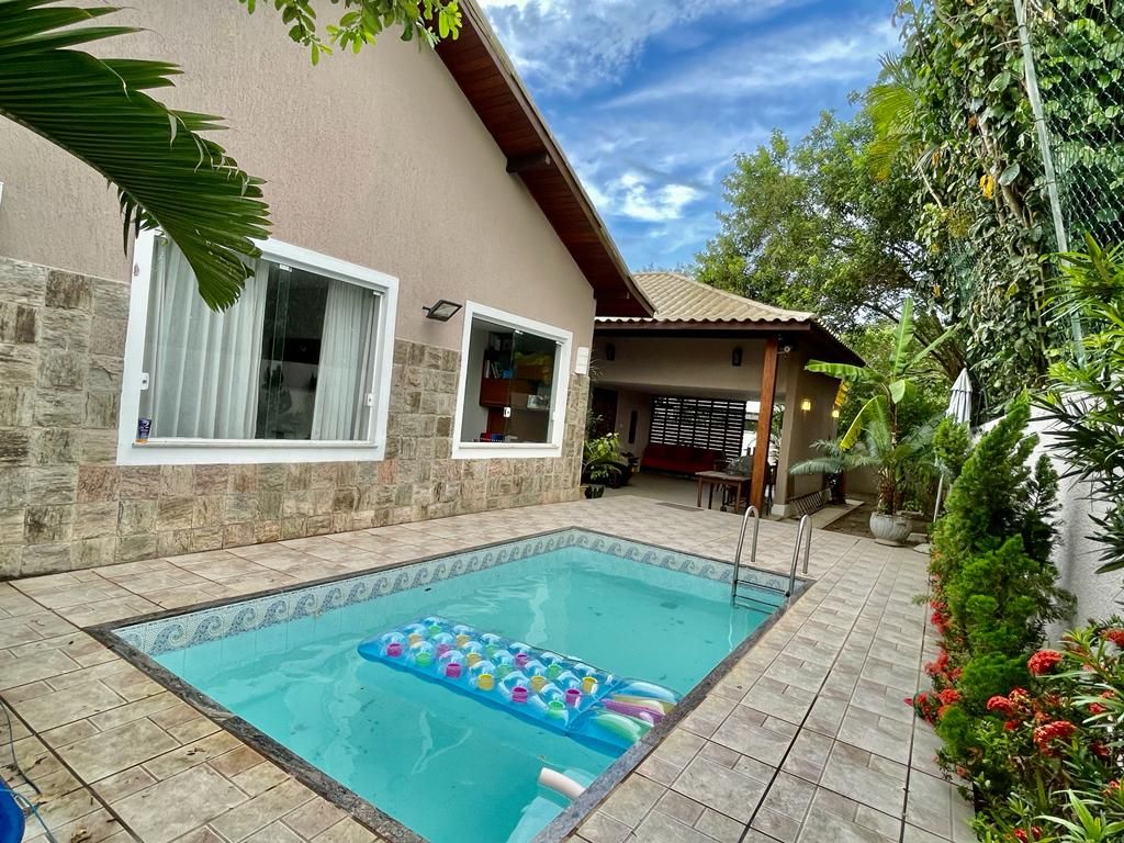 Casa à venda com 4 quartos, 380.00m² - Praia do Siqueira,Cabo Frio