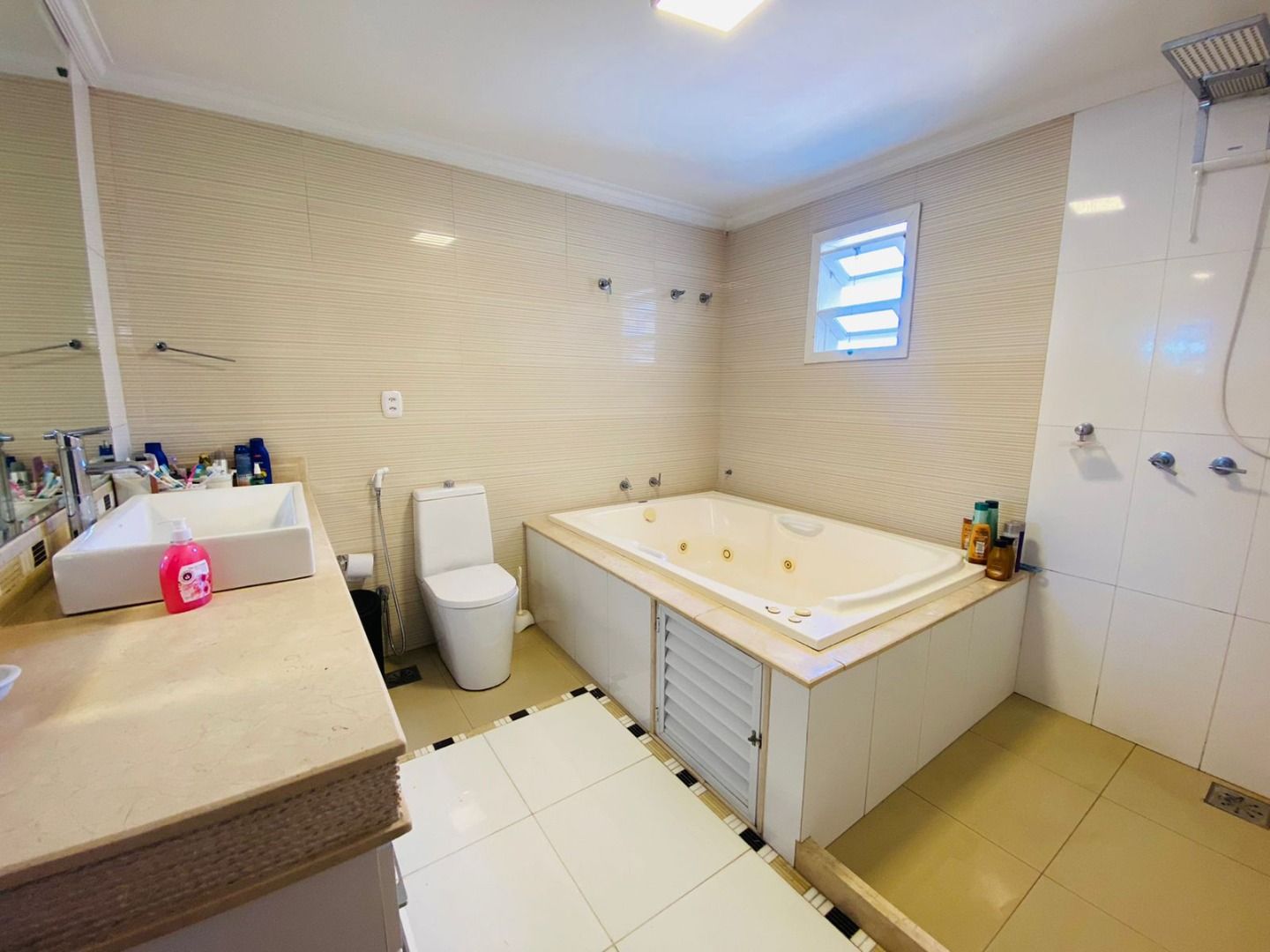 Casa à venda com 3 quartos, 310.00m² - Praia do Siqueira,Cabo Frio