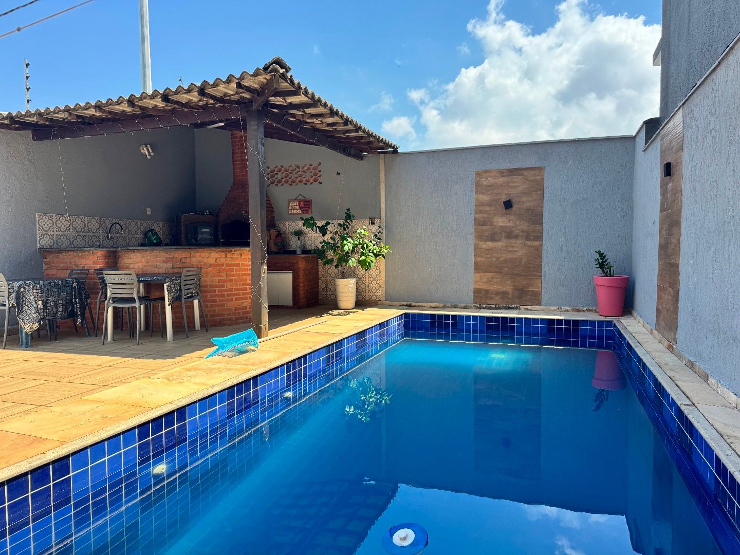 Casa para venda ou locação com 3 quartos, 178.00m² - Novo Portinho,