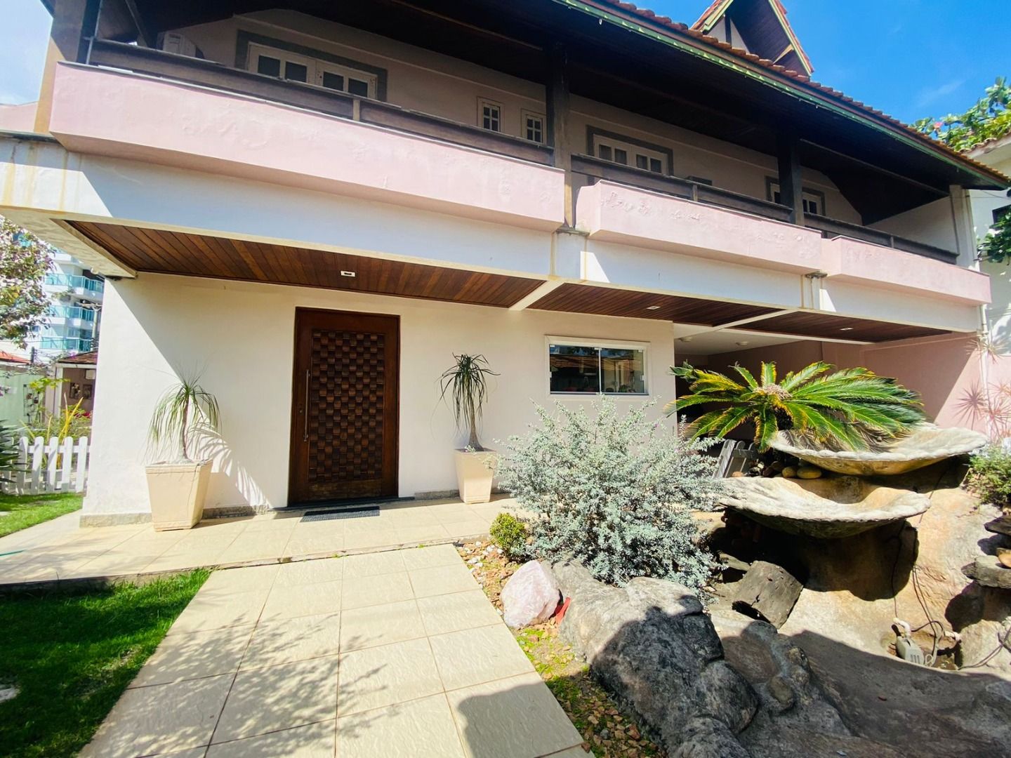 Casa à venda com 5 quartos, 280.00m² - Vila Nova,Cabo Frio